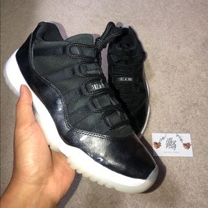 Jordan 11 Low Barons